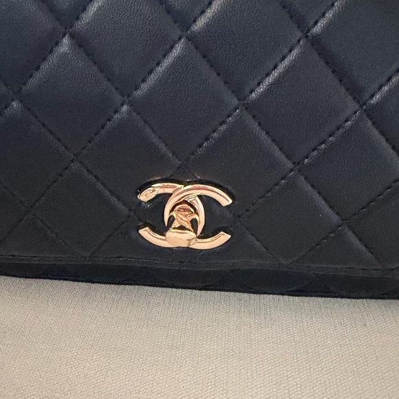 No Name WOC cute leather wallet on a chain with handle 2025 - Picture 7 of 16